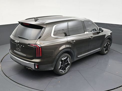 Used 2024 Kia Telluride EX FWD image 16