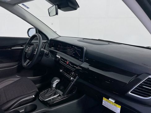 New 2026 Kia Seltos S image 28