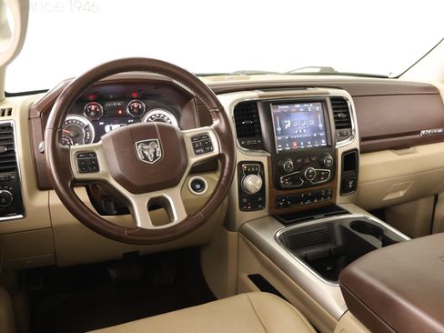 Used 2018 RAM 1500 Laramie w/ Convenience Group AWD/4WD image 2