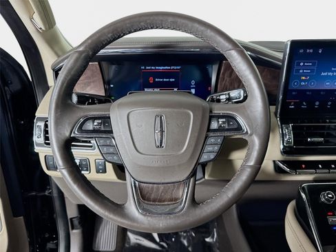 Used 2024 Lincoln Navigator L Reserve AWD/4WD image 12