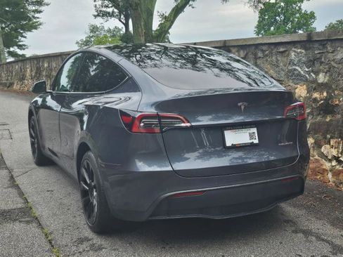 Used 2022 Tesla Model Y Long Range AWD/4WD image 12