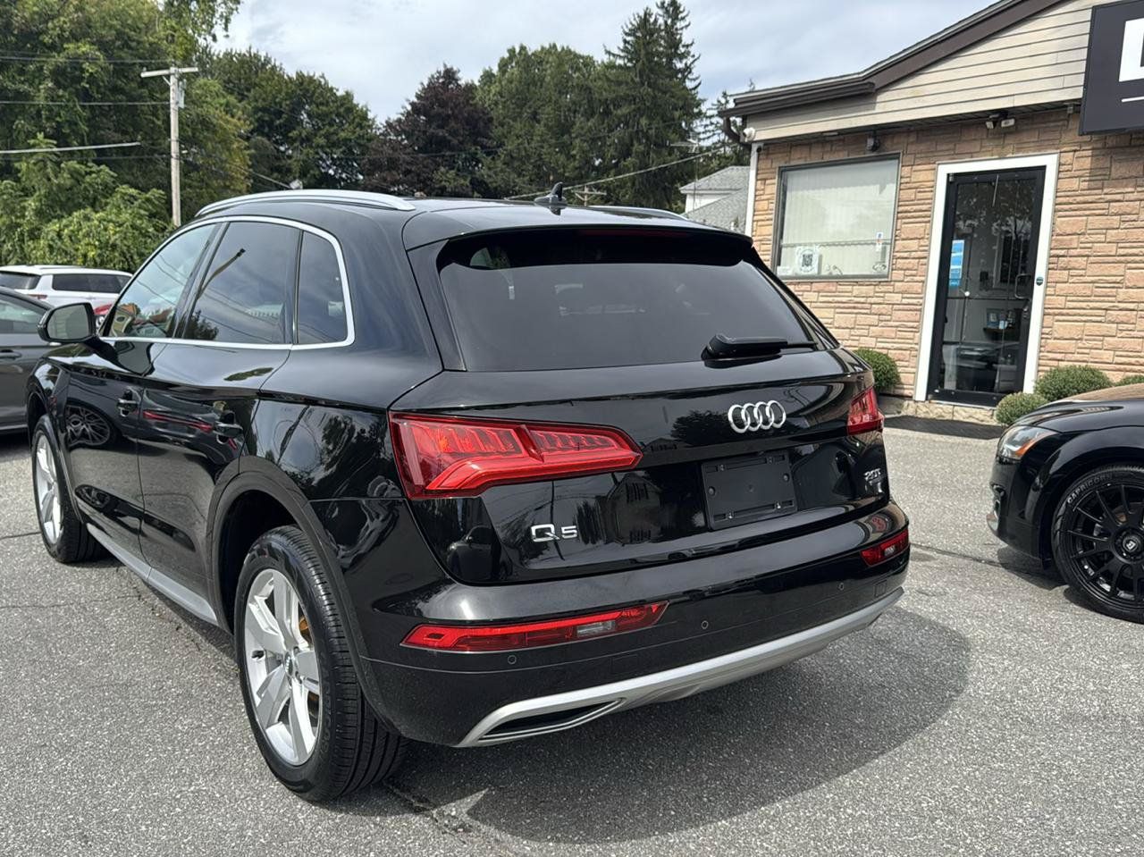 Used 2018 Audi Q5 2.0T Premium Plus w/ Premium Plus Package AWD/4WD image 13