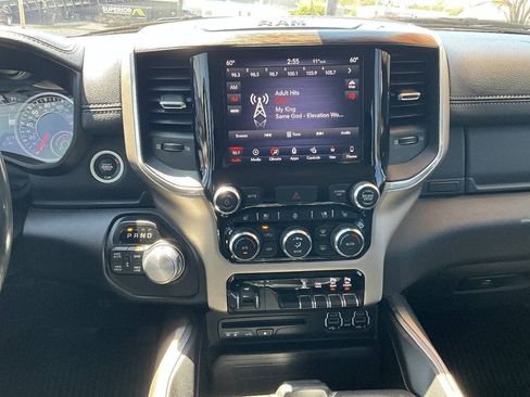 Used 2019 RAM 1500 Laramie AWD/4WD image 17
