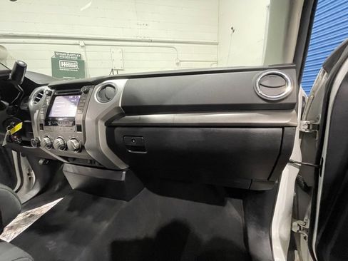 Used 2014 Toyota Tundra SR image 30