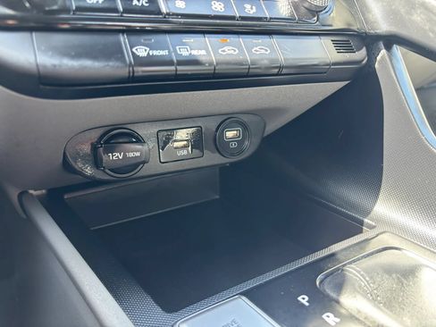 Used 2022 Hyundai Elantra SEL FWD image 34