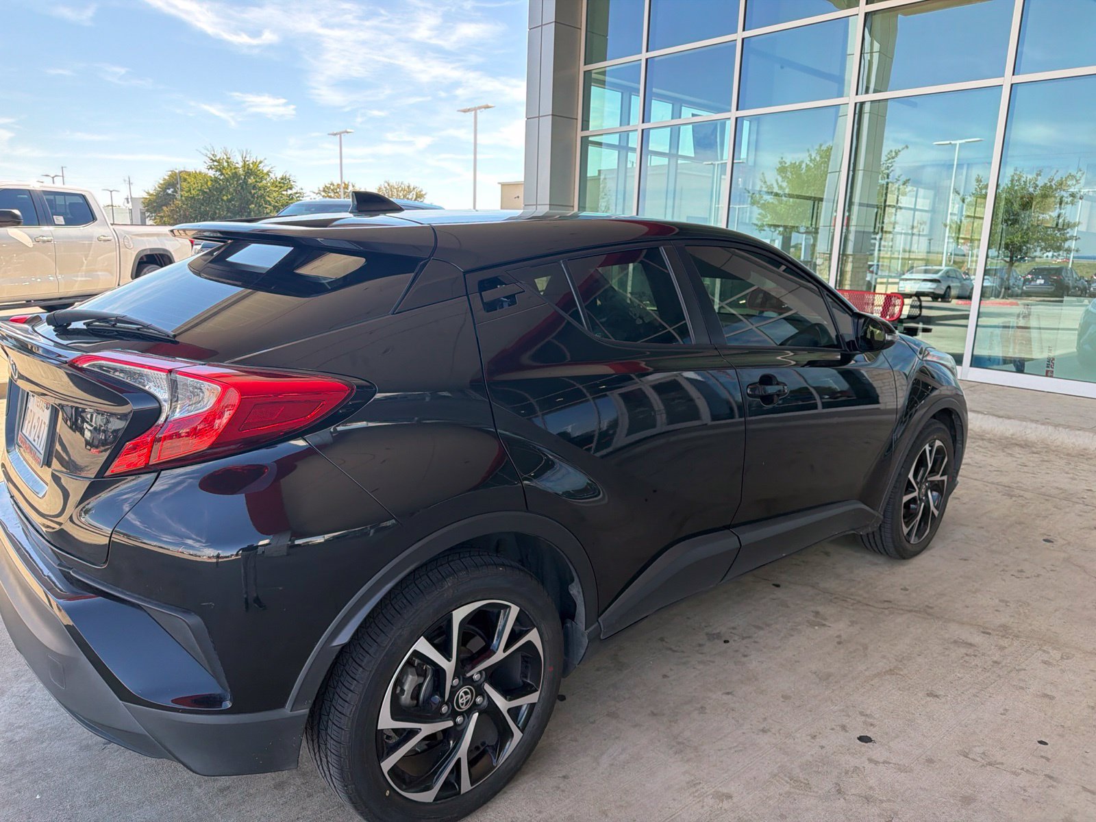 Used 2021 Toyota C-HR XLE FWD image 15