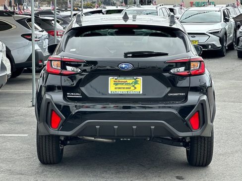 Certified 2025 Subaru Crosstrek 2.0i Premium image 5