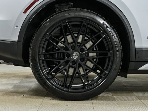 New 2025 Porsche Macan Turbo Electric image 41