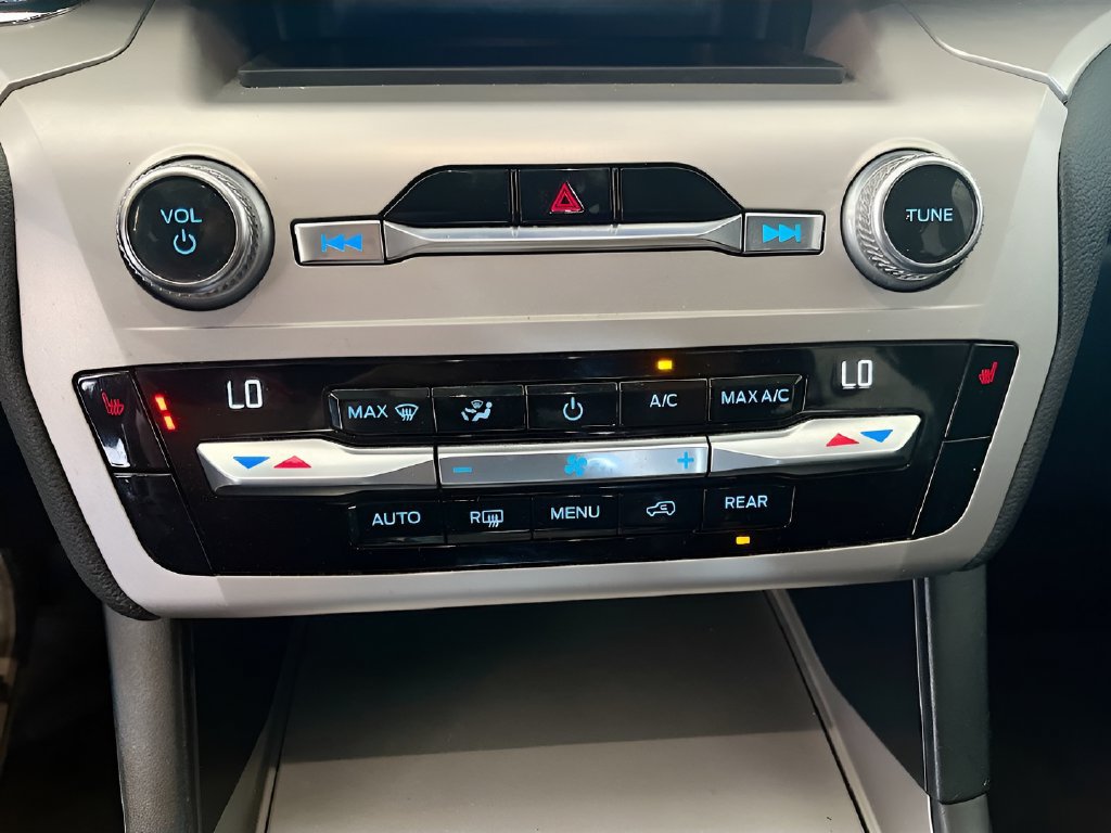 Used 2021 Ford Explorer XLT RWD image 19