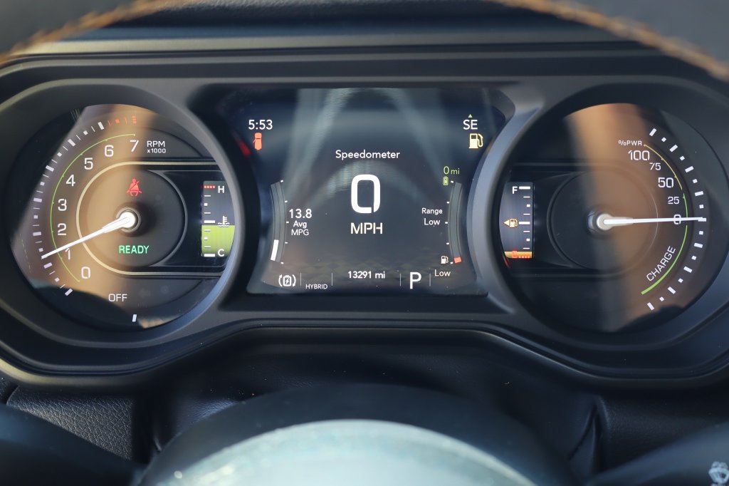 Used 2024 Jeep Wrangler Unlimited AWD/4WD image 22