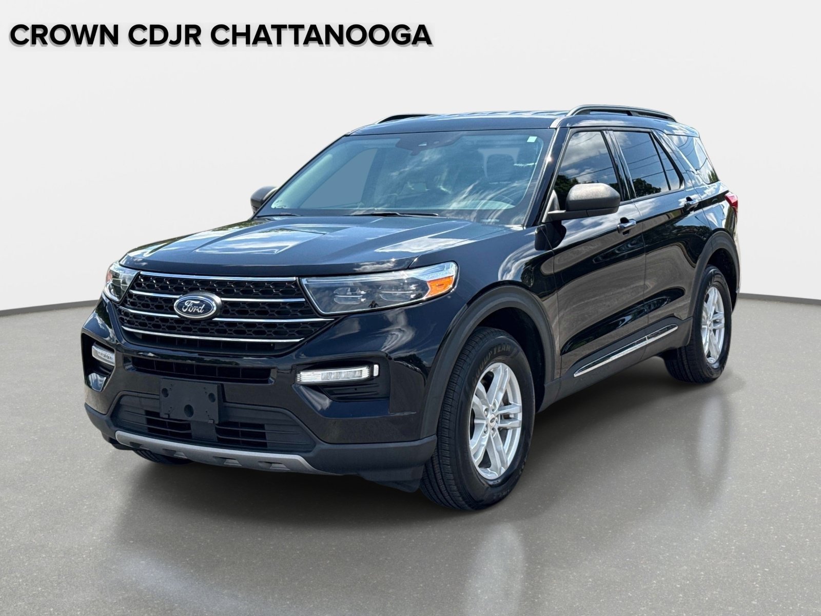 Used 2022 Ford Explorer XLT w/ Equipment Group 202A AWD/4WD image 8
