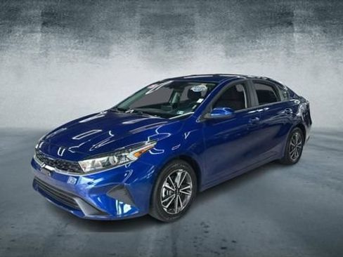 Used 2023 Kia Forte LXS FWD image 3