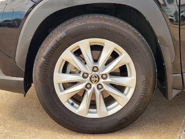 Used 2024 Toyota Corolla Cross LE w/ Moonroof Package AWD/4WD image 8