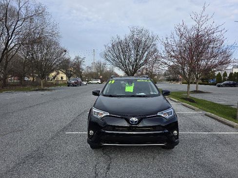 Used 2017 Toyota RAV4 Limited w/ Advanced Technology Package image 9