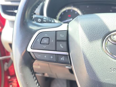 Used 2022 Toyota Highlander XSE FWD image 20