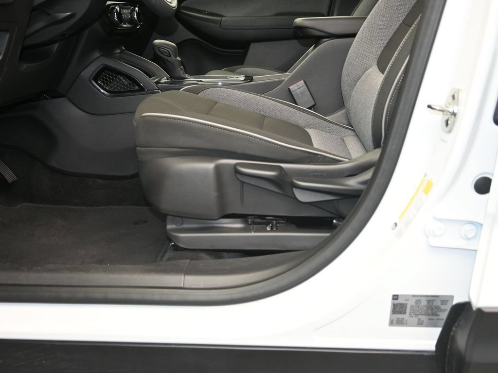 Used 2025 Chevrolet TrailBlazer LT FWD image 20