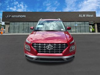 New 2025 Hyundai Venue SEL video 2