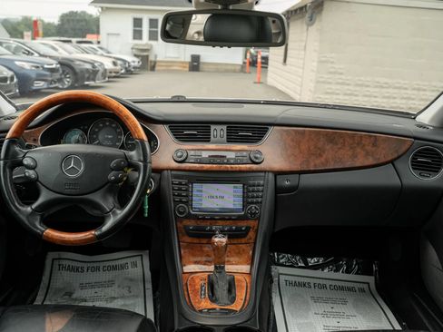 Used 2006 Mercedes-Benz CLS 500 w/ Entertainment Pkg image 13