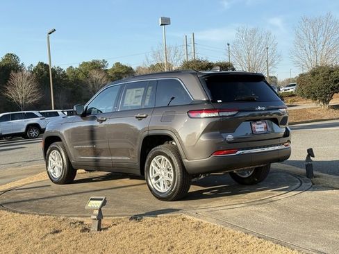 New 2025 Jeep Grand Cherokee Laredo X w/ Luxury Tech Group I image 5