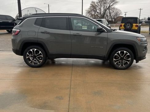 Used 2022 Jeep Compass Limited image 5