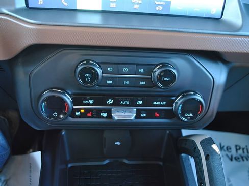 Used 2024 Ford Bronco Outer Banks AWD/4WD image 18