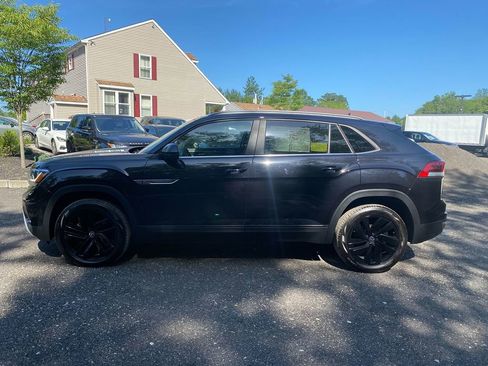 Used 2022 Volkswagen Atlas Cross Sport SE image 9
