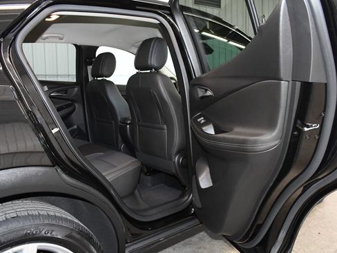 Used 2025 Buick Encore GX Preferred FWD image 24