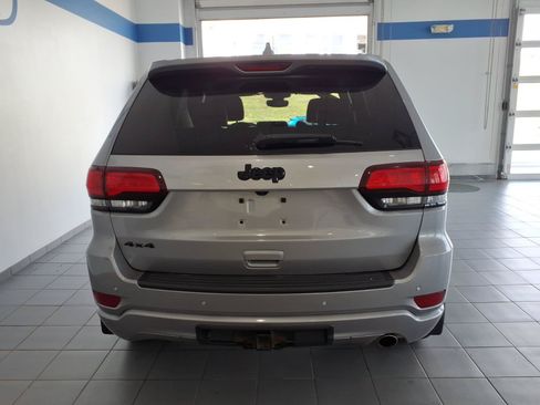 Used 2019 Jeep Grand Cherokee Altitude AWD/4WD image 6