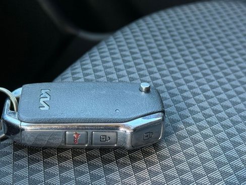 Used 2025 Kia Soul LX w/ LX Technology Package image 18