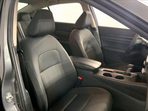 Used 2025 Nissan Altima 2.5 SV image 7