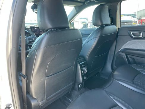 Used 2024 Jeep Compass Latitude image 49