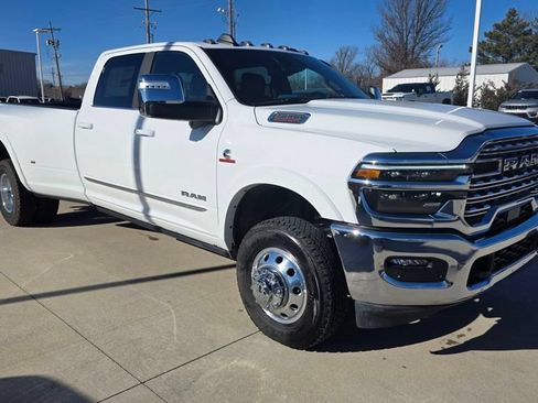 New 2026 RAM 3500 Limited AWD/4WD image 7