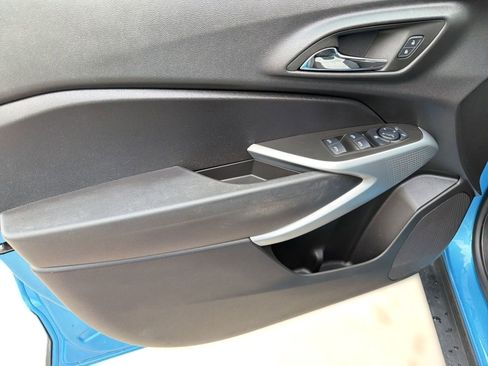 Certified 2025 Chevrolet Trax RS w/ Driver Confidence Package FWD image 13