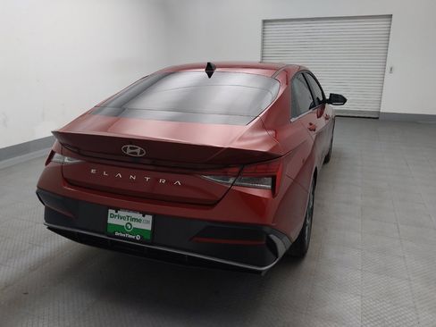 Used 2025 Hyundai Elantra SEL FWD image 7