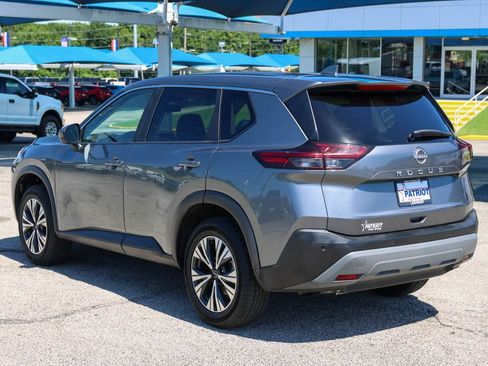 Used 2023 Nissan Rogue SV FWD image 3