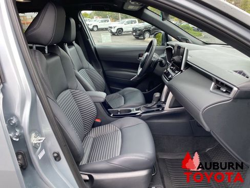 Used 2024 Toyota Corolla Cross AWD Hybrid w/ Convenience Package image 17