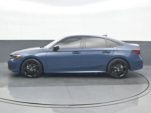 Used 2025 Honda Civic Sport image 3