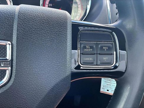 Used 2019 Dodge Grand Caravan SE FWD image 20
