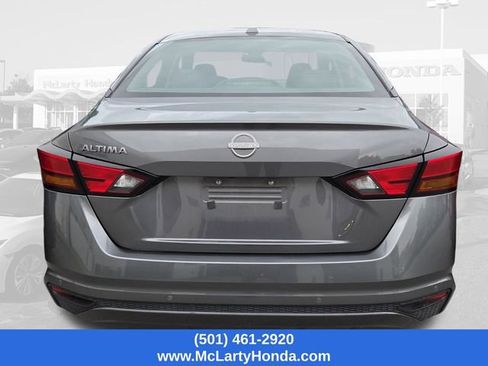 Used 2025 Nissan Altima 2.5 SV FWD image 3