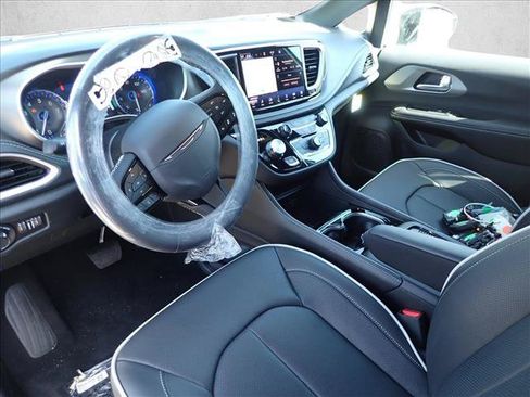 New 2027 Chrysler Pacifica Limited FWD image 11