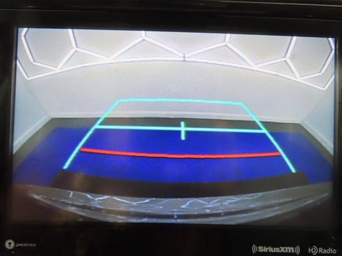 Used 2022 Toyota Highlander XLE FWD image 27