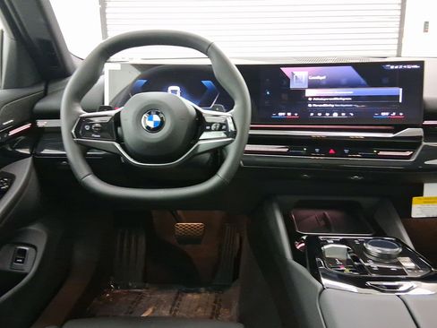 New 2026 BMW 530i image 4