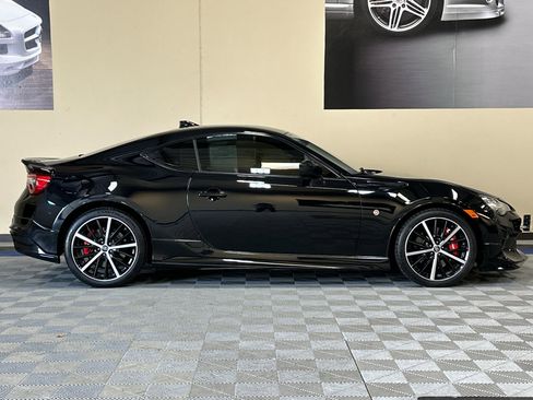 Used 2019 Toyota 86 image 3