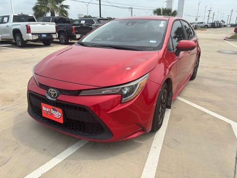 Used 2020 Toyota Corolla LE FWD image 3