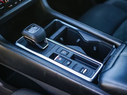 Used 2022 Nissan Pathfinder SV image 19