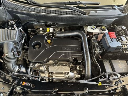 Certified 2026 Chevrolet Equinox LT AWD/4WD image 9