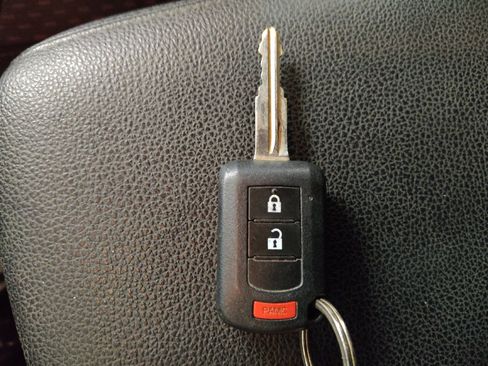 Used 2019 Mitsubishi Outlander Sport LE FWD image 32