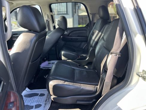 Used 2012 Cadillac Escalade Luxury image 19