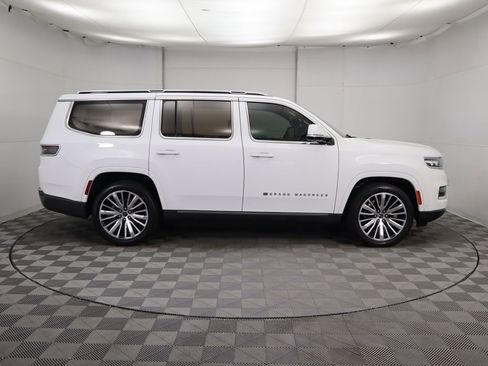 Used 2022 Jeep Grand Wagoneer Series III w/ Flexible Seating Group image 4