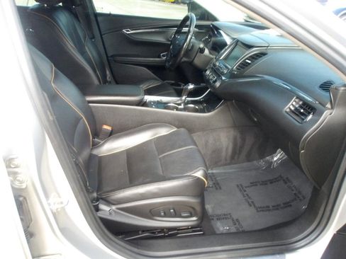 Used 2019 Chevrolet Impala Premier FWD image 10